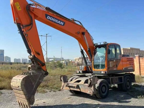 Doosan DX210 Wheel Excavator
