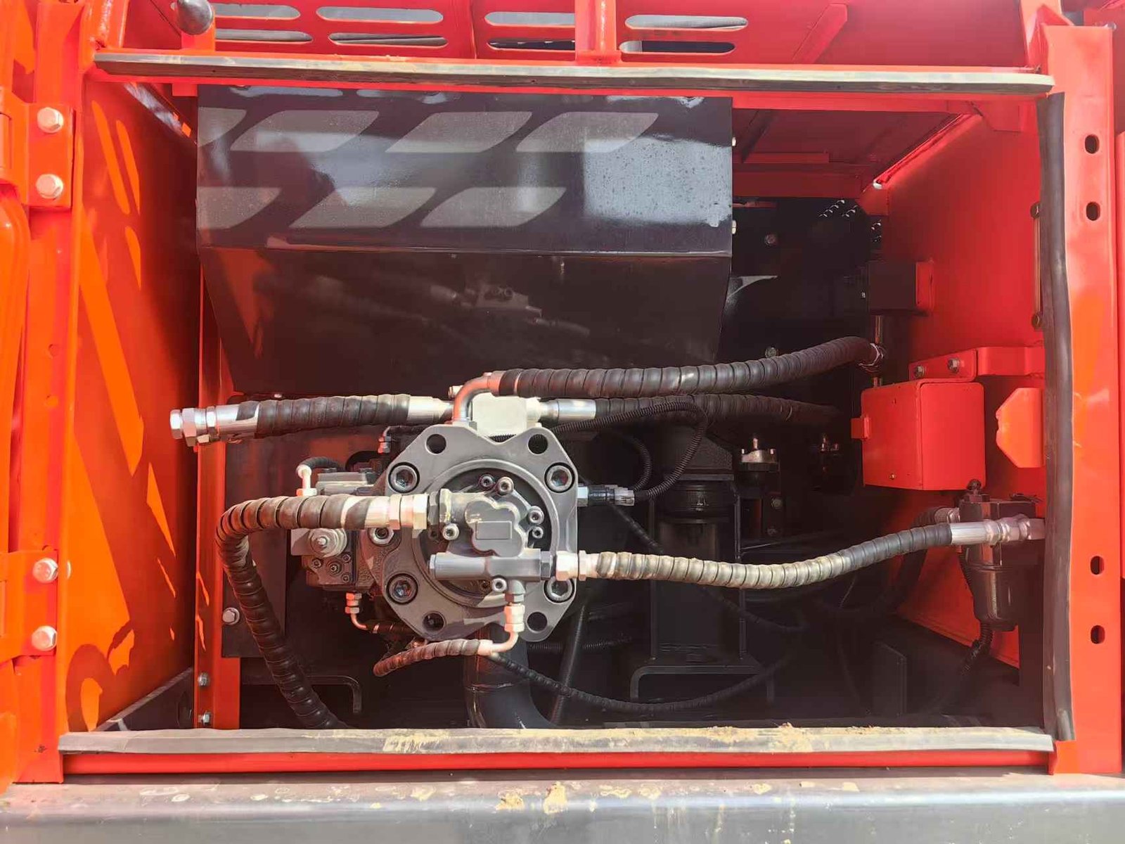 Doosan DX225 Excavator