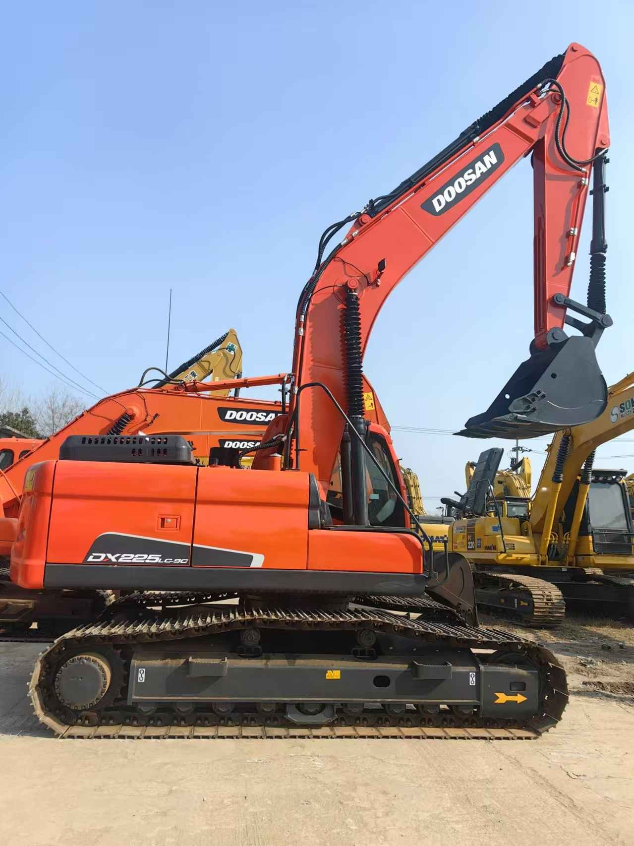 Doosan DX225 Excavator