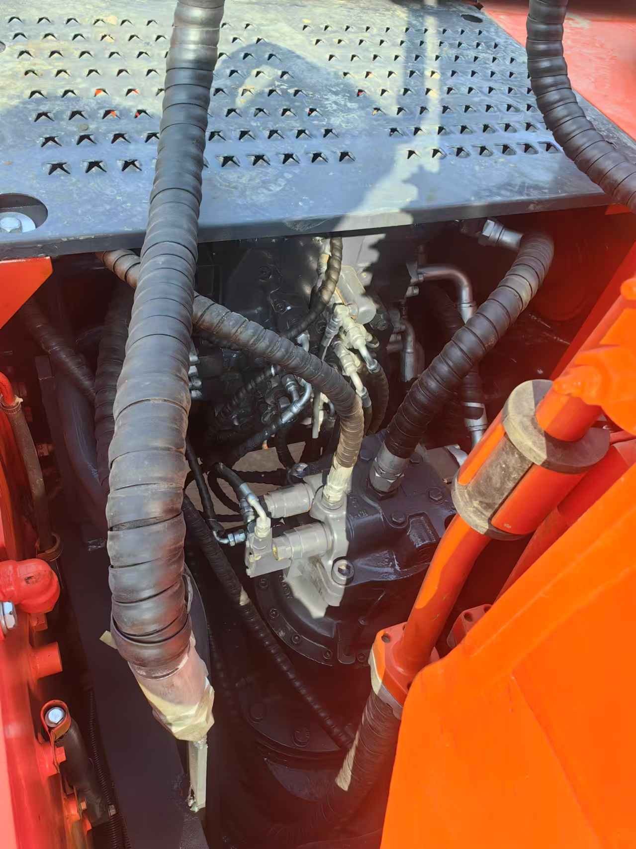 Doosan DX225 Excavator