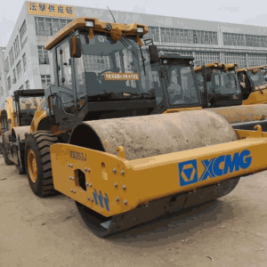 XCMG-XS263J-Roller-02