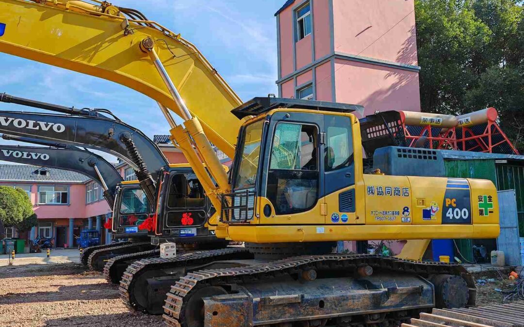 Komatsu PC400 Excavator