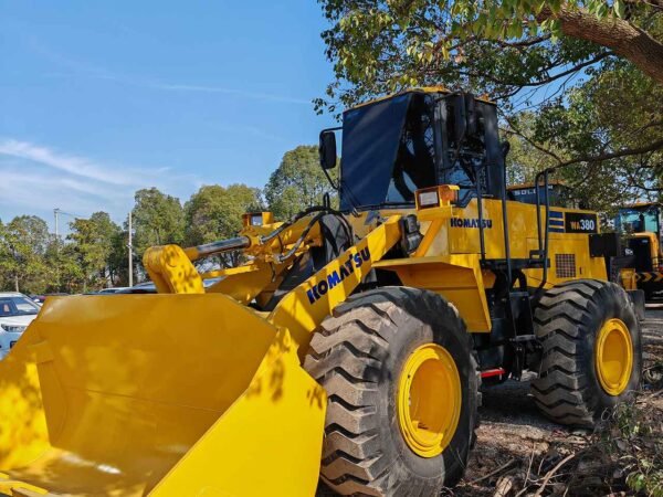 Komatsu WA380 Loader