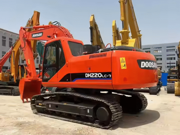 Doosan DH220-7 Excavator