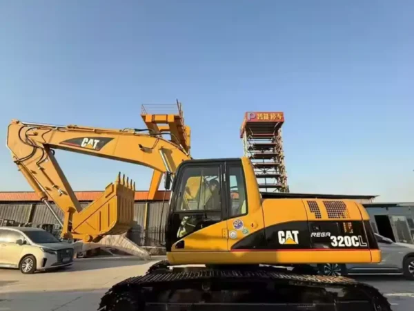 Caterpillar 320CL Excavator