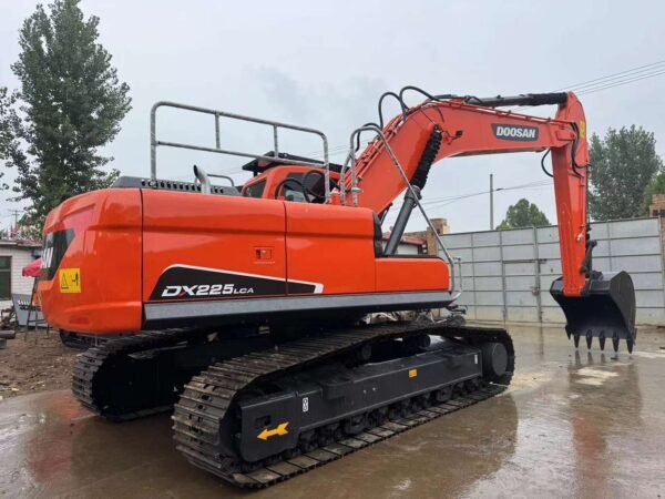 Doosan DX225LCA Excavator