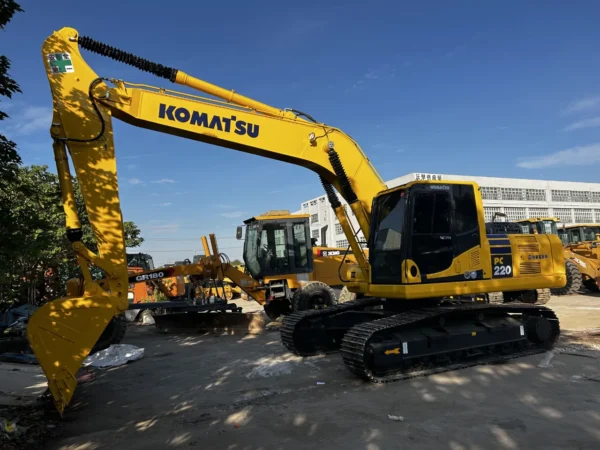 Komatsu PC220 Excavator