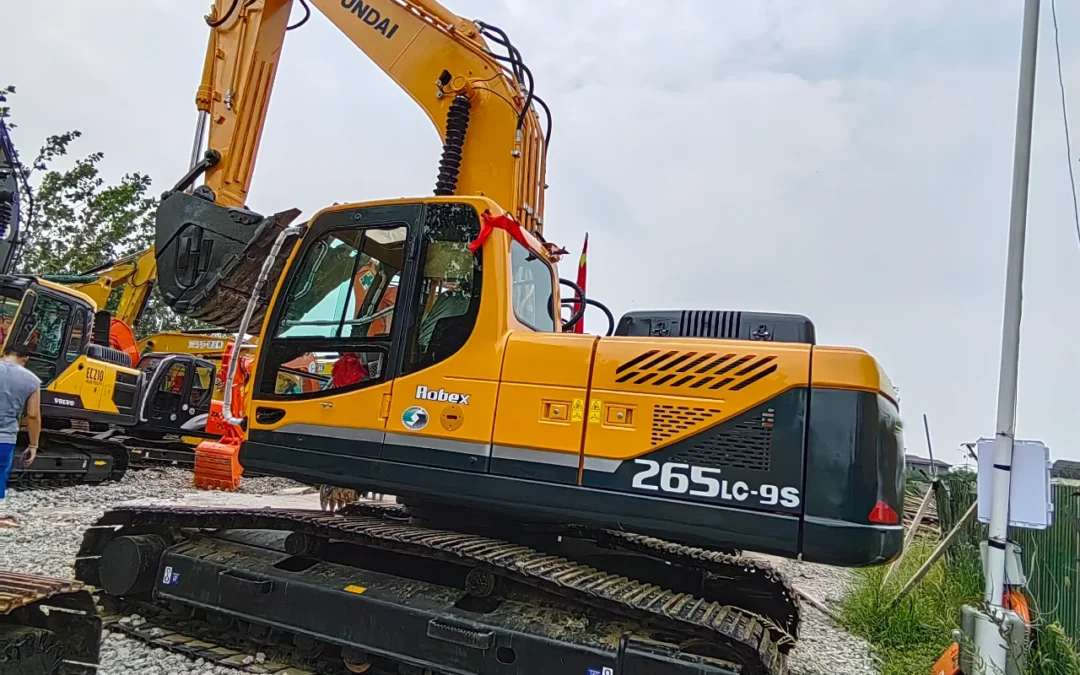 Hyundai 265LC-9S Excavator