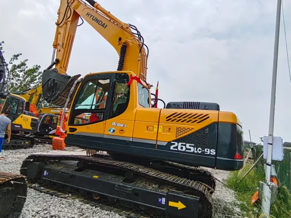 Hyundai 265LC-9S Excavator