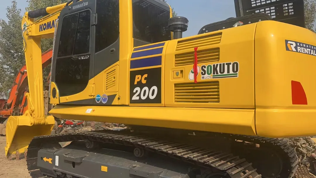 Komatsu PC200 Excavator