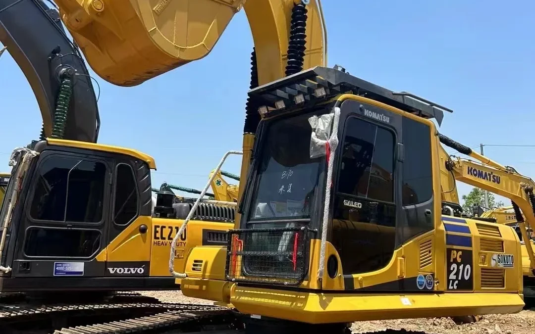 Komatsu PC210 Excavator