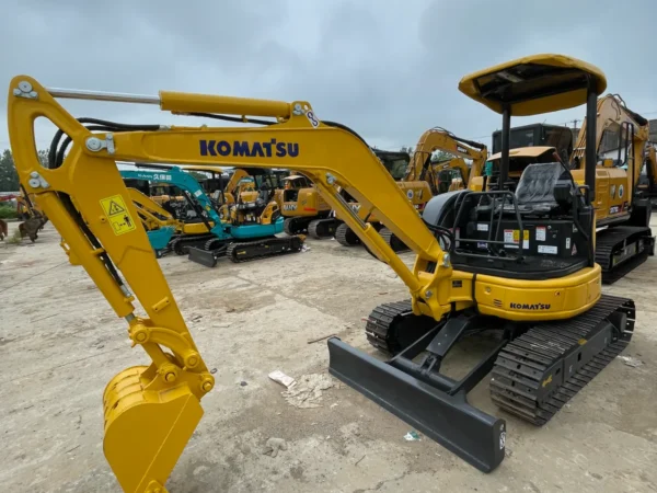 Komatsu PC30 Excavator