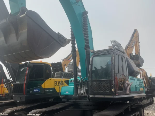 Kobelco SK350D Excavator