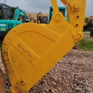 komatsu-pc240-excavator-02